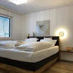 Haus Alp Deluxe Apartment Langenfeld