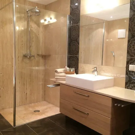 Haus Alp Deluxe Apartment Langenfeld